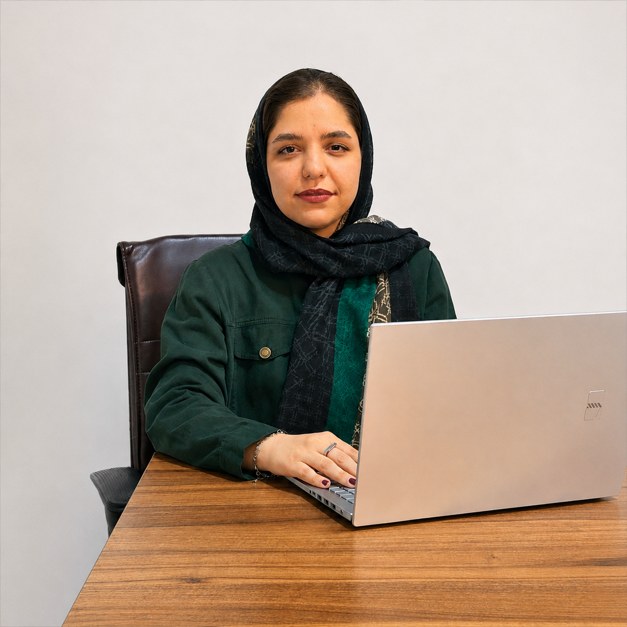 هانیه اکبری
